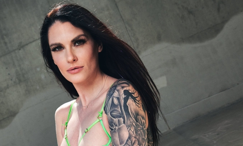 Aria Khaide Returns to Las Vegas for Shoots in April
