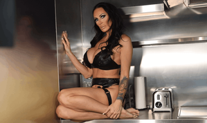 Mandy Bright Makes Adult Industry Return