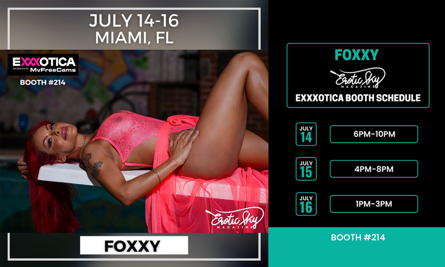Foxxy Signing at Erotic Sky Magazine's Booth at Exxxotica Miami