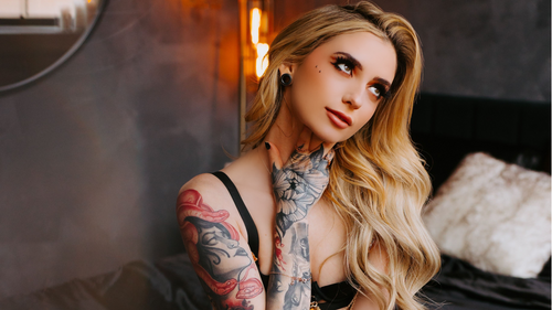 MFC's BabeAriel Featured in August Issue of CAMStar