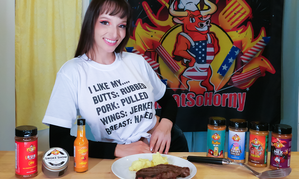 Lexi Luna Becomes Brand Ambassador for Meat So Horny Spice Blends