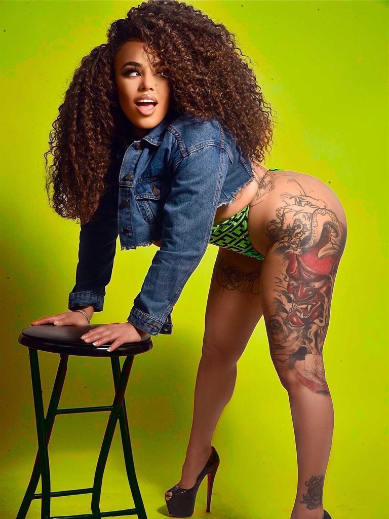 Mone Divine