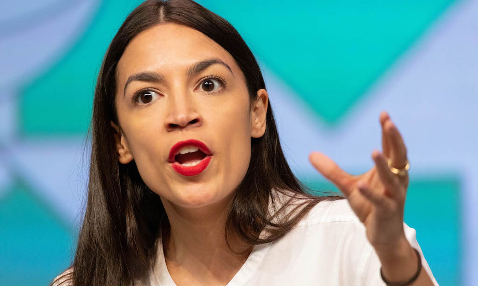 AOC Becomes First in Congress to Call for Full FOSTA/SESTA Repeal