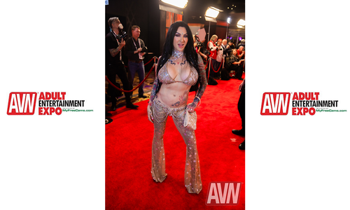 Jenevieve Hexxx Takes AVN's Red Carpet By... Tat?