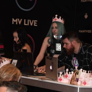 2020 AVN Expo - Chaturbate & ManyVids - Image 607864