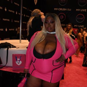 2020 AVN Expo - Chaturbate & ManyVids - Image 607882