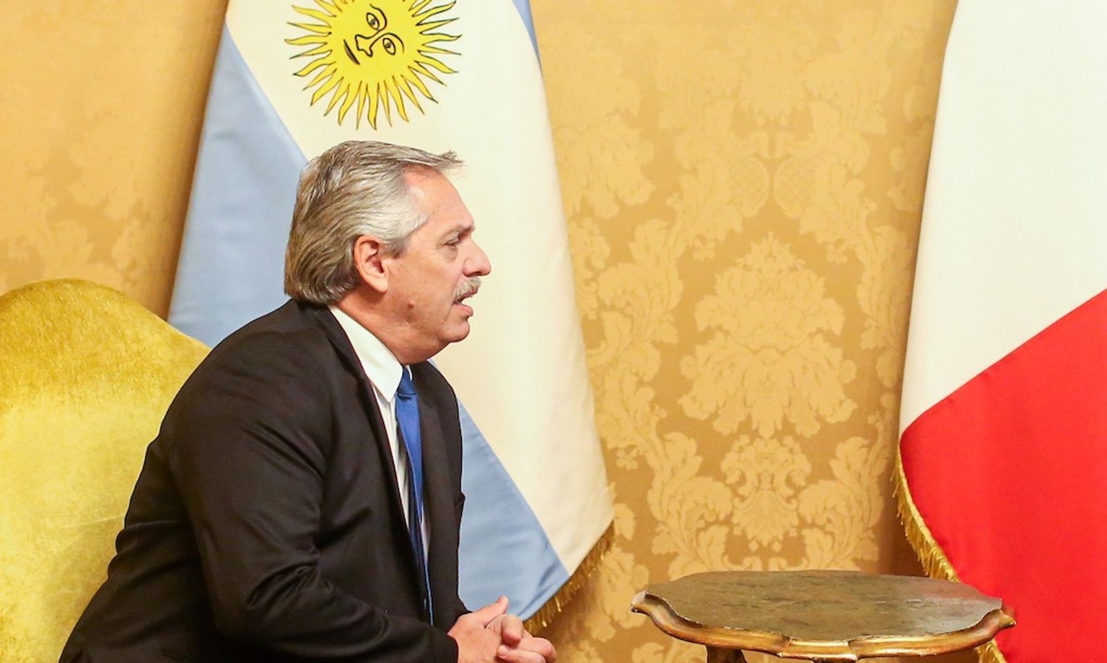Argentine Official Offers Sex Advice for Isolation
