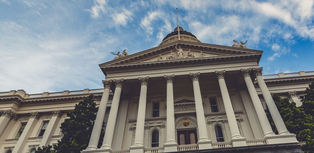 Top Employment Lawyer New AB5 Exemption Law ‘Not Much Better’ AVN