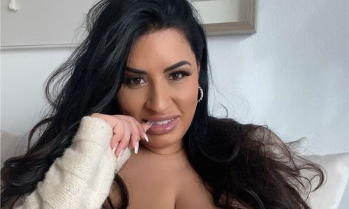 Sofia Rose Wins Second AVN Fan Award for Favorite BBW Star