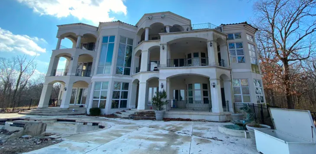 CamSoda Wants to Make Nelly Mansion Into Porn Compound CamSoda Wants to Make Nelly Mansion Into Porn Compound