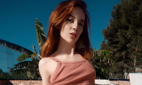 Lottie Magne on Her Art, Inspiration & Performing