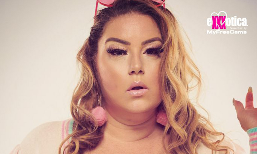 Kari Anthony Appearing at Chicago Exxxotica, Curvy Fashion Show