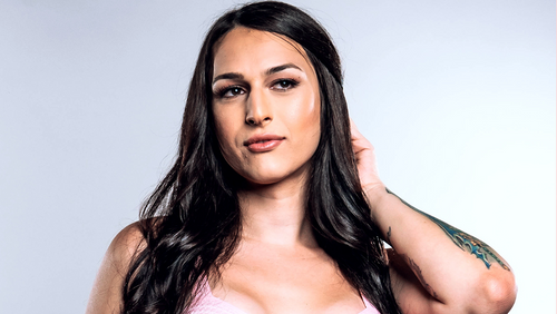 Khloe Kay Returns From Hiatus With Renewed Energy, Focus