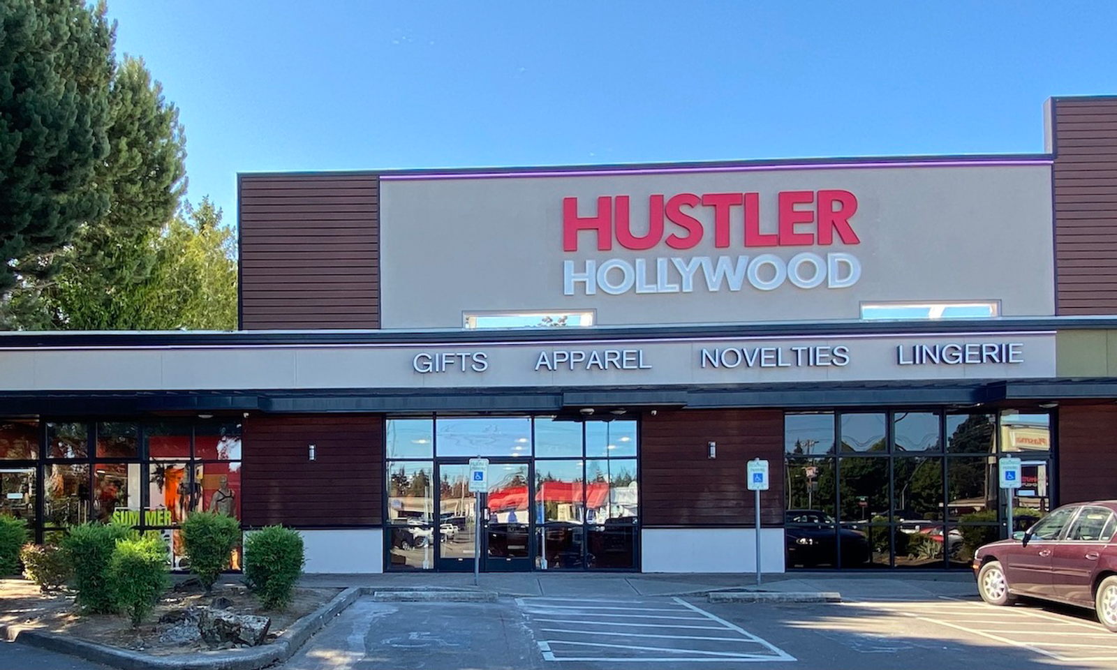 Newest Hustler Hollywood Location Opens in Vancouver WA AVN