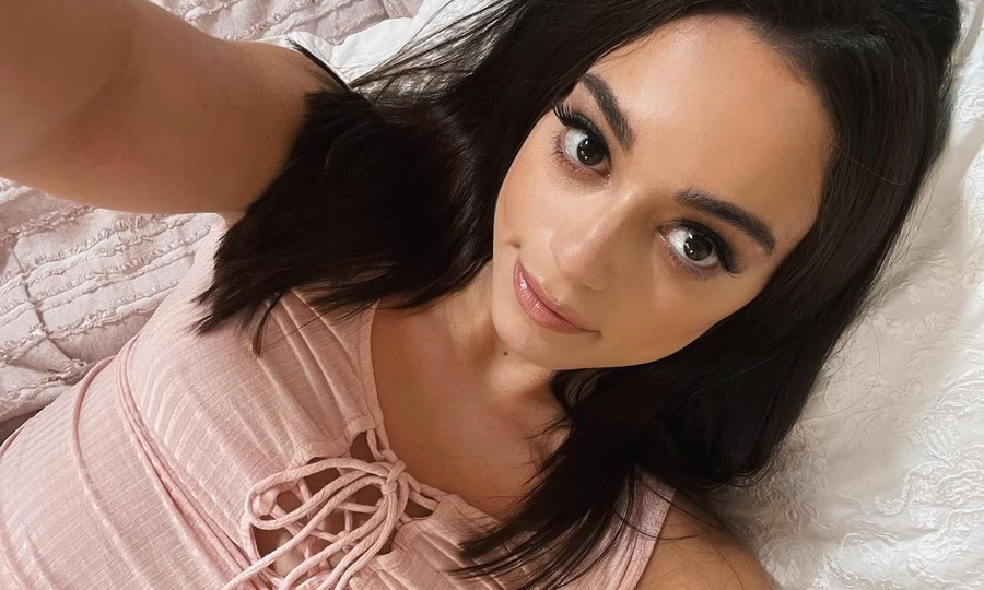 Sophia Burns to Perform First Show on CamSoda Tonight