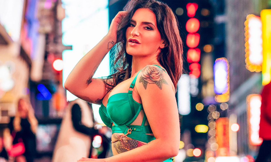 Meet Hardcore Performer Adreena Winters at Exxxotica NJ