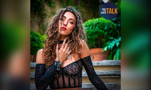 Dominatrix Queen Lo Visits 'Adult Site Broker Talk' Podcast