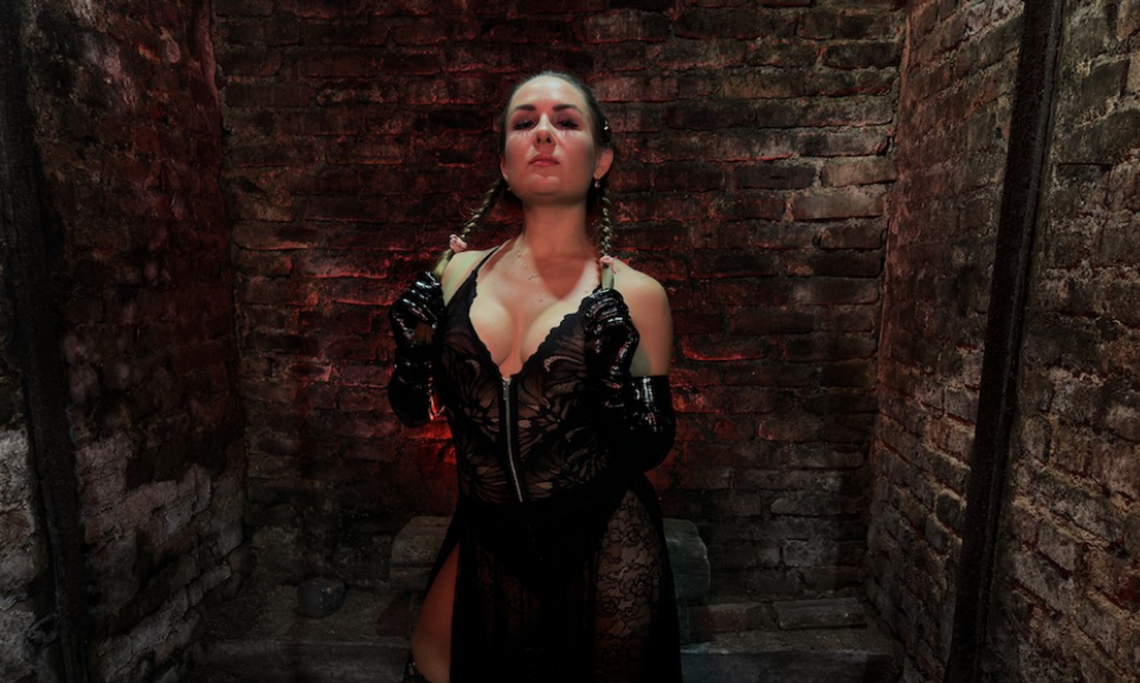 Cruel Reell Scores Top Nominations in 2024 UK Fetish Awards