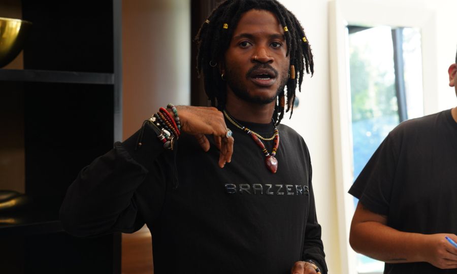Marvin Love Returns to Brazzers to Direct Three-Way Scene