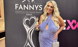 VenusRisingXXX Wins Fanny Award for BBW Performer of the Year