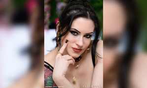 Anna de Ville Headlines 'Hookup Hotshot: E-Girls 30'