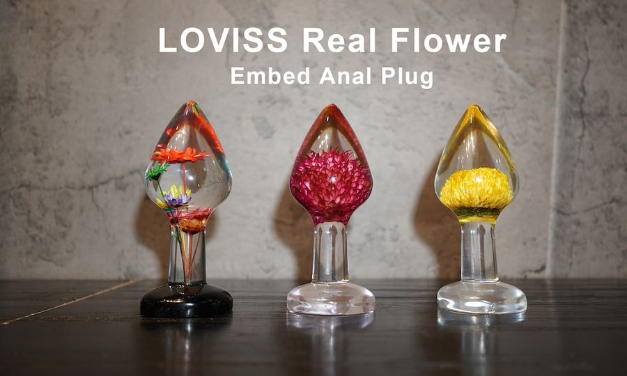 Loviss Debuts Flower-Embedded Clear Resin Plug