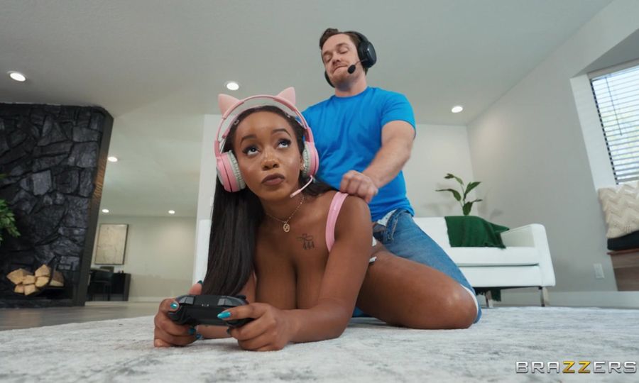 Lily Starfire Returns to Brazzers, Earns Noms at Urban X Awards