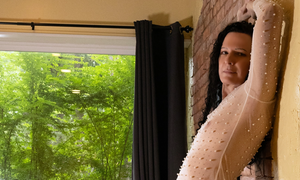Beth McKenna Debuts 'Like Putty In Our Hands'