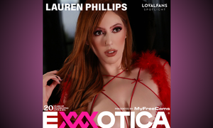 Lauren Phillips Signing at LoyalFans/Spotlight Booth at Exxxotica