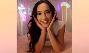 Chloe Amour Seeks Fan Noms for Cammy Awards