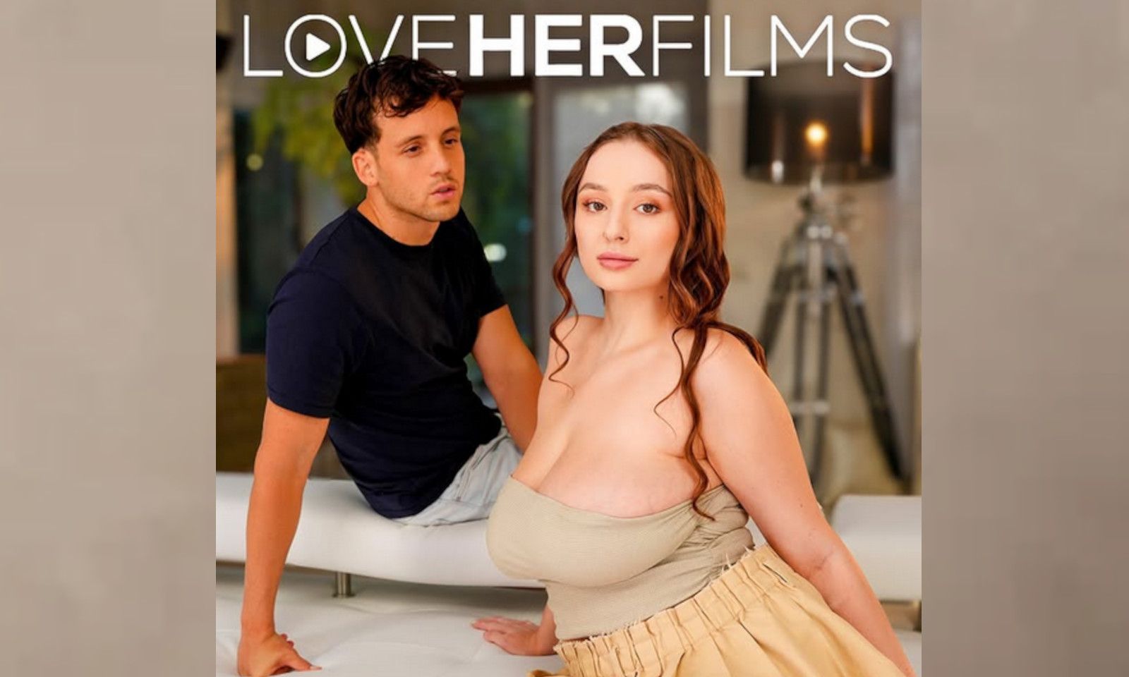 Newcomer Amber Bloom Makes Love Her Films Debut