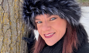 Ms. Amanda Kicks Off Holiday Sale on 2026 Calendar