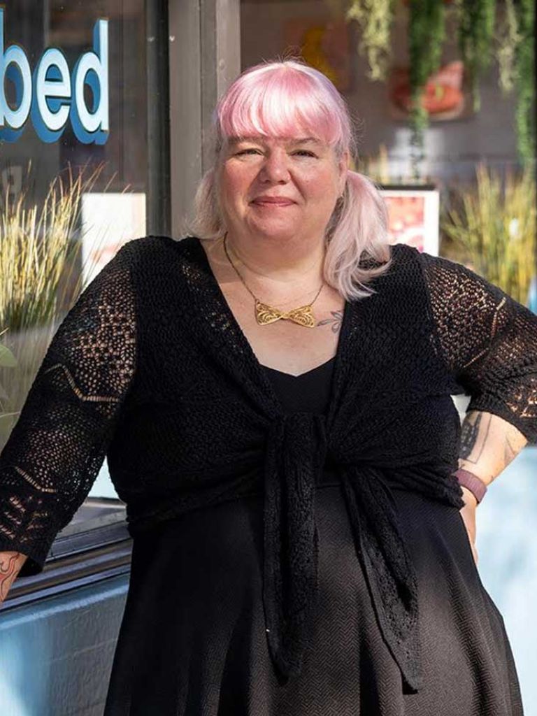 Searah Deysach (Early to Bed Manager)