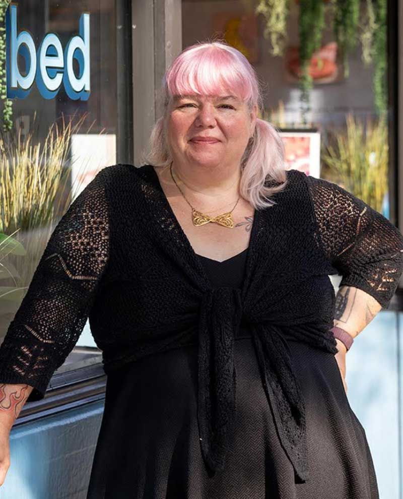 Searah Deysach (Early to Bed Manager)