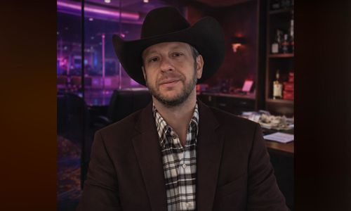 Admiral Theatre's Mike Dickinson Hosts Seminar at Exxxotica