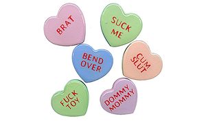 Kinkhearts Stud Earrings