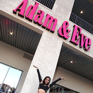 Skin Diamond at Adam & Eve Store Las Vegas - Image 368589