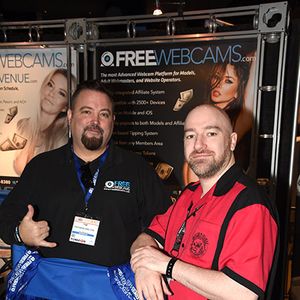 Cam Girls at AEE - Image 367482