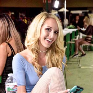 Adultcon 2017 - Image 527435