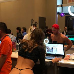 2018 AVN Expo - Faces at the Show (Gallery 2) - Image 565342