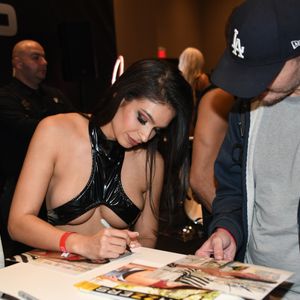 2019 AVN Adult Entertainment Expo - The Big Brands - Image 587449