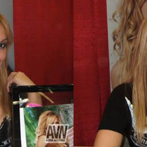 Adultcon 2010 in 3D - Image 128463