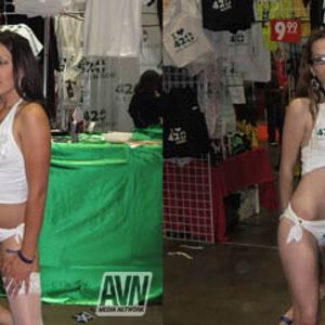 Adultcon 2010 in 3D - Image 128511