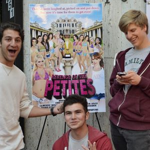 'Revenge of the Petites' World Premiere - Image 224739