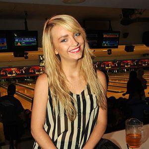 Porn Star Bowling 2013 - Image 281118