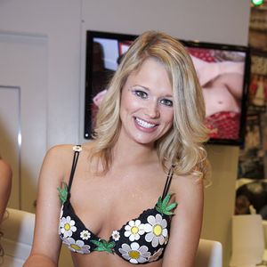 AVN Adult Entertainment Expo 2013 - Show Floor (Gallery 1) - Image 253572