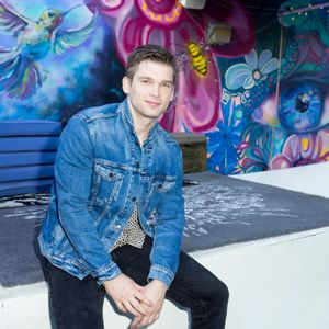 Seth Gamble's 'Once Upon a Time in the Valley' Premiere - Part 1 - Image 633666