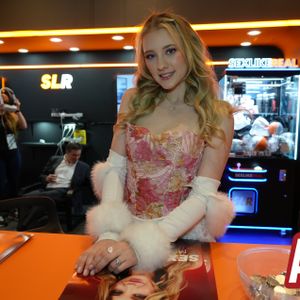 2025 AVN Show - Day 3 (Part 1) - Image 625439