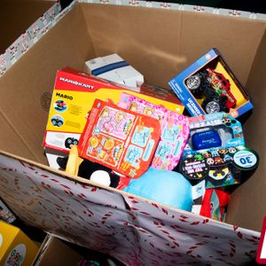 Ivan & Ricky Greenwood Host Xmas Toy Drive - Image 638820