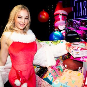 Ivan & Ricky Greenwood Host Xmas Toy Drive - Image 638892